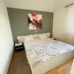 House Apartment *