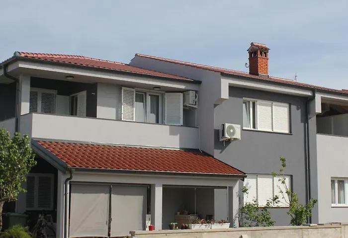 House 公寓 *