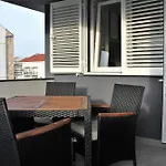 דירה House