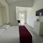 House * זאטון