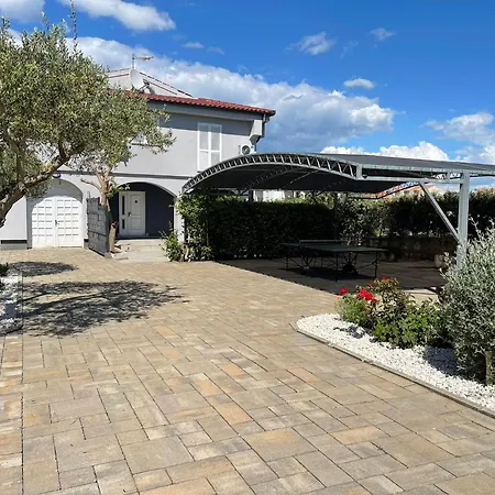 House Apartman
