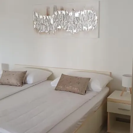 House Apartman *