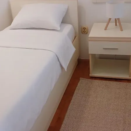 Apartman House *