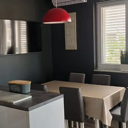 House * زاتون